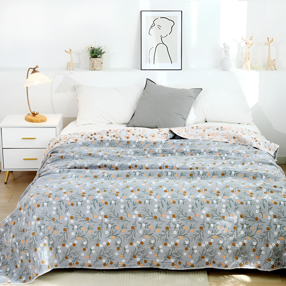 Cotton quilt – Reversible design – Leafy floral print – Lightweight comfort