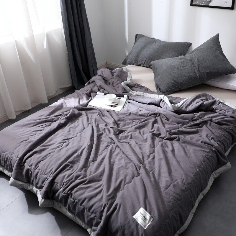 Cotton quilt – Lightweight and breathable – Ideal for warm nights and lounging