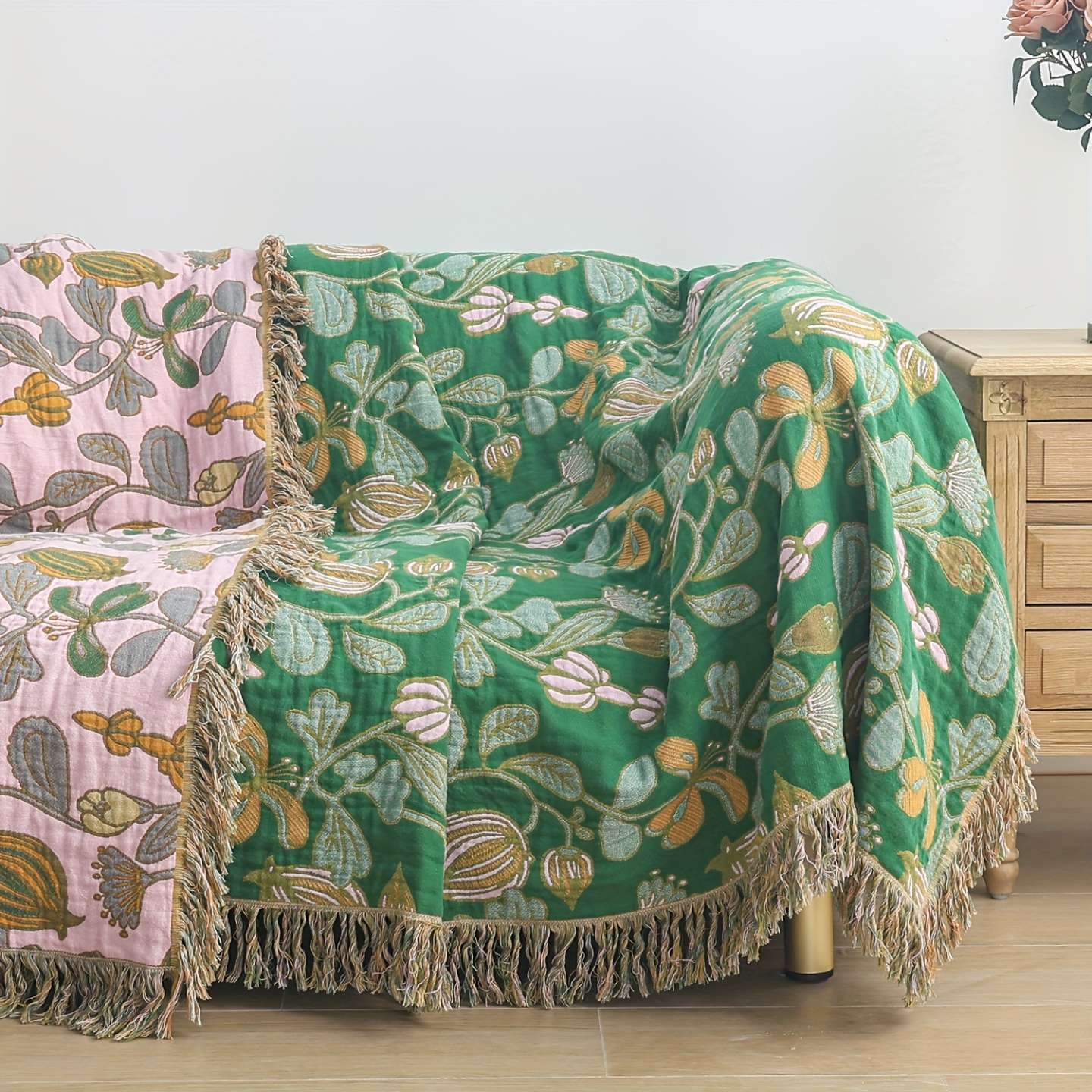 Cotton throw blanket – Floral design – Reversible – Cozy home accent