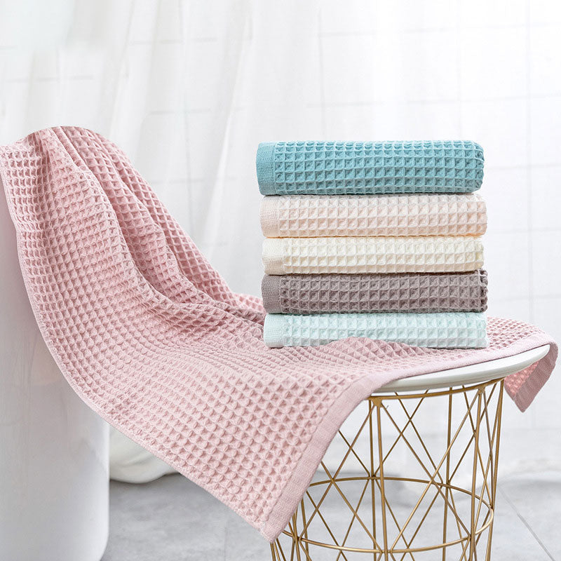 Cotton waffle bath towel – Lightweight and quick-drying – Japanese-inspired design – 28 x 55 in – Soft and breathable