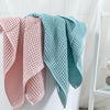 Cotton waffle bath towel – Lightweight and quick-drying – Japanese-inspired design – 28 x 55 in – Soft and breathable