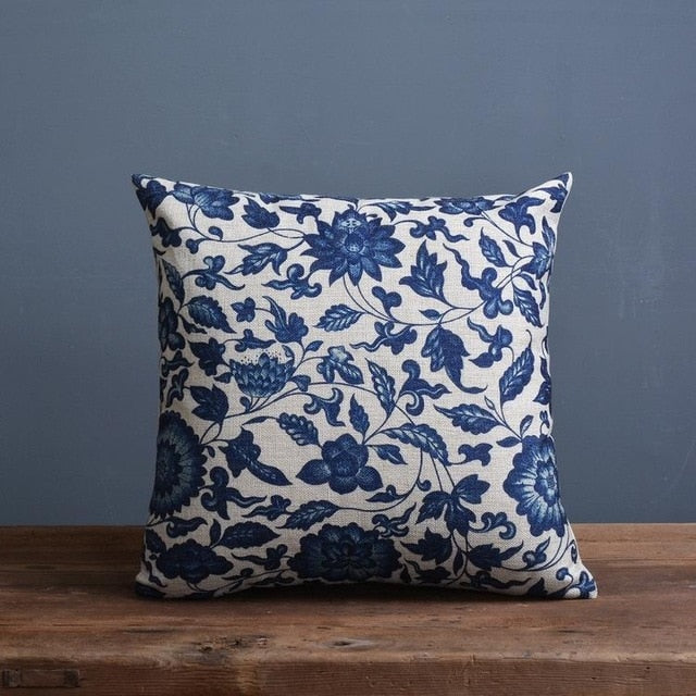 Couch cushion cover – Linen-cotton blend – Imperial blue – Traditional Chinese porcelain pattern – 17.7 x 17.7 in
