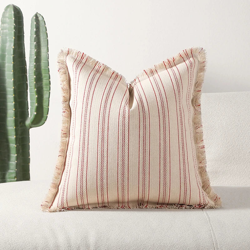 Cushion cover – Jacquard weave – Elegant fringe details – Soft cotton-polyester blend – 17.7 x 17.7 in