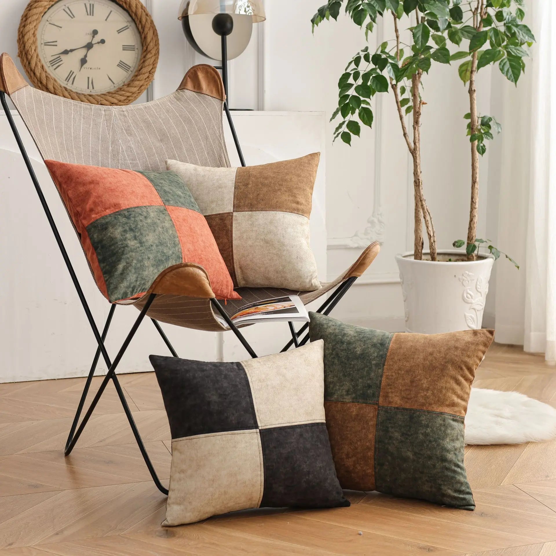 Denim cushion cover – Yarn-dyed polyester – Modern rustic design – Versatile home accessory