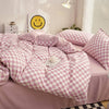 Duvet cover – Soft cotton-polyester blend – Mini checkered design – Cozy bedding for queen or king size