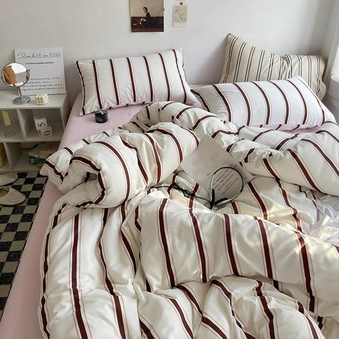 Duvet cover set – 100% cotton – Bold red stripe design – Queen or king size options