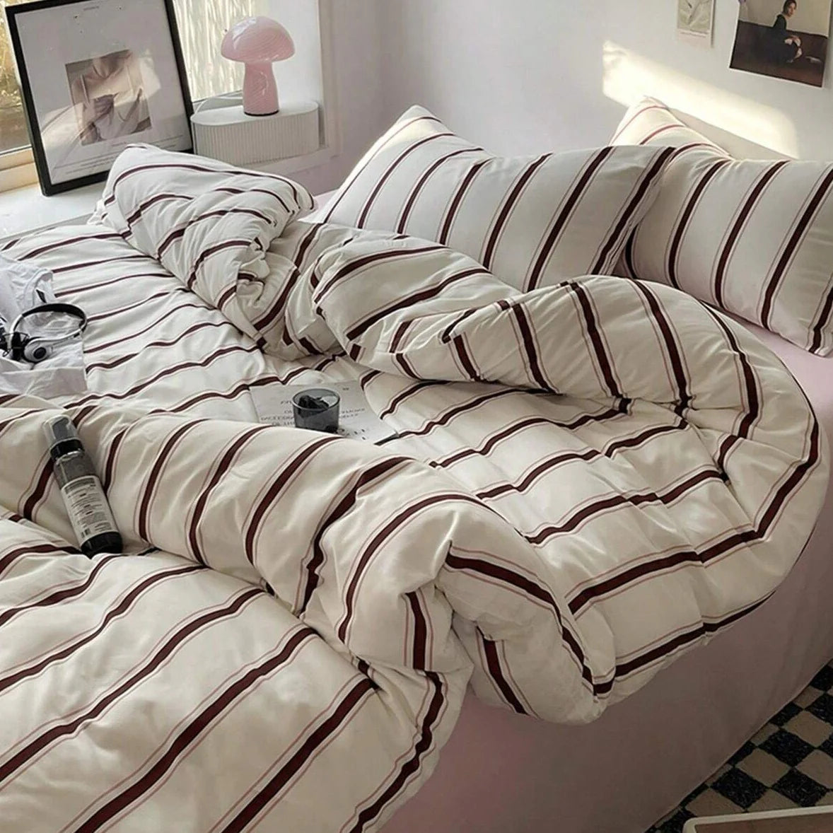 Duvet cover set – 100% cotton – Bold red stripe design – Queen or king size options
