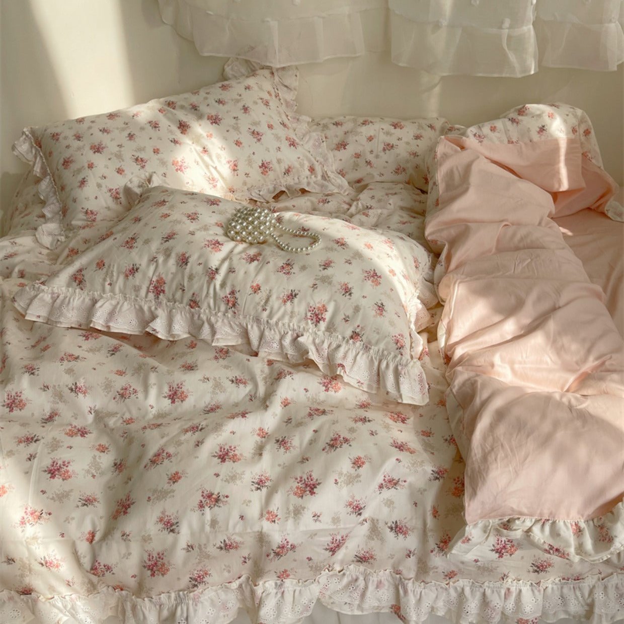Duvet cover set – Embroidered pink floral design – Queen or King size options