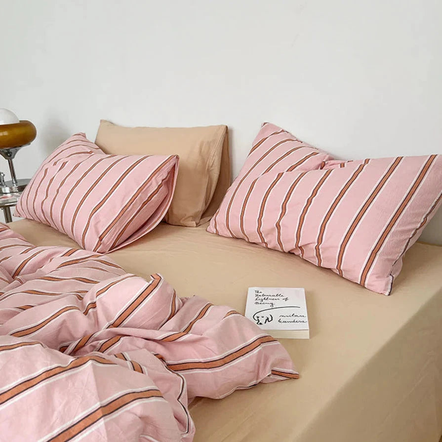 Duvet cover set – 100% cotton – Pink stripe design – Queen or king size – Modern bedroom essential