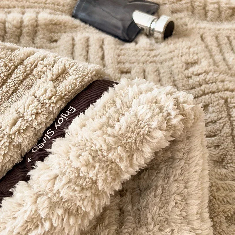 Fleece blanket – Soft and fluffy – Warm breathable throw – Cozy home accessory for living room