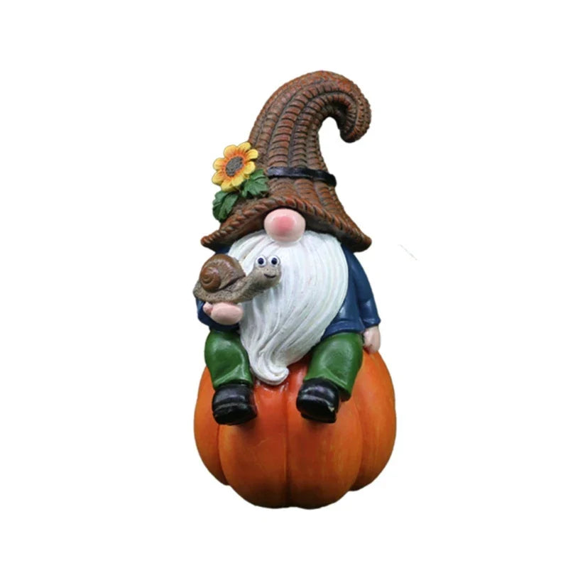 Garden statue – Resin gnome – Cute pumpkin design – Fall outdoor decoration