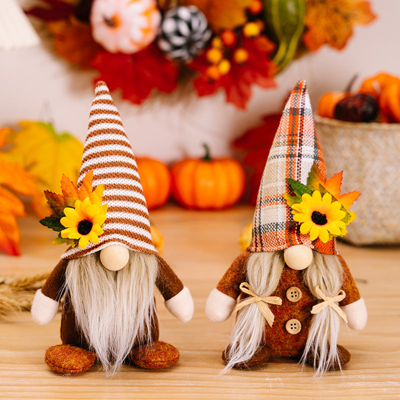 Gnome table decor – Whimsical fabric design – Autumn-themed – Perfect for Thanksgiving centerpiece – 11 in tall
