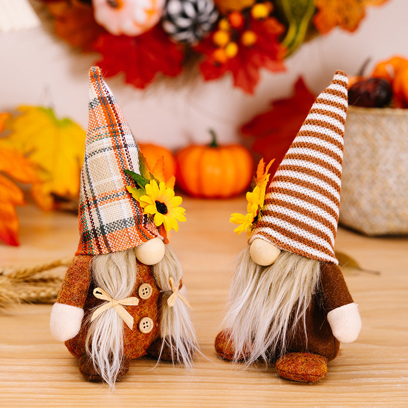 Gnome table decor – Whimsical fabric design – Autumn-themed – Perfect for Thanksgiving centerpiece – 11 in tall
