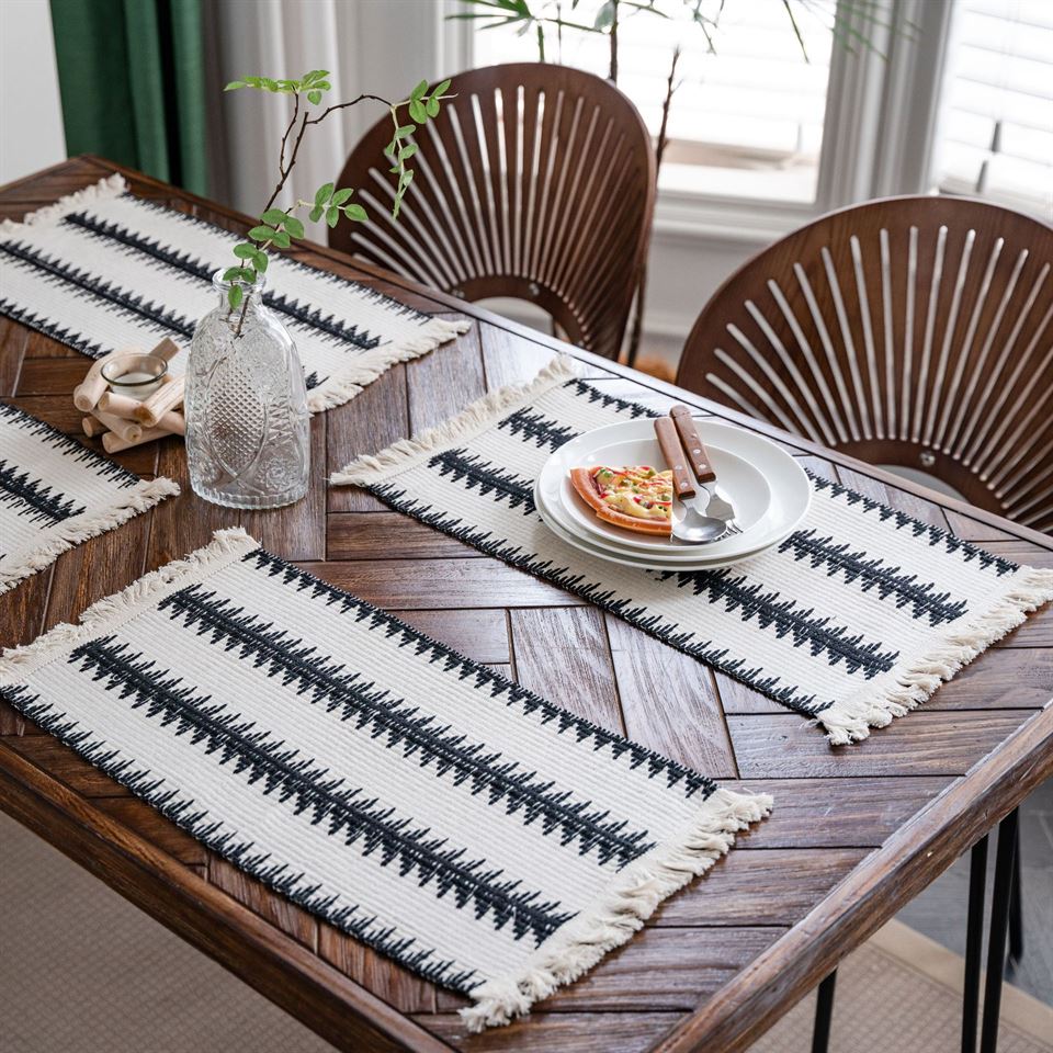 Hemp tablecloth – Handcrafted boho fringe – Natural earthy texture – Perfect for dining occasions