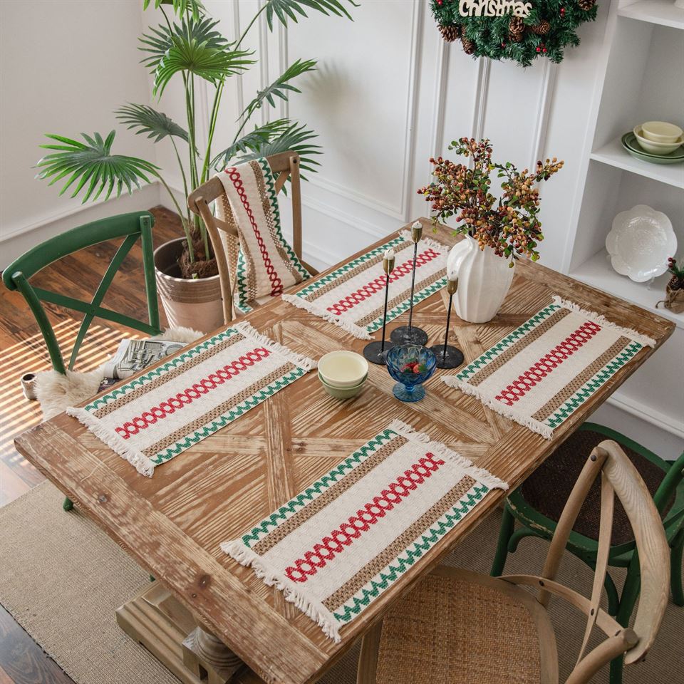 Hemp tablecloth – Handcrafted boho fringe – Natural earthy texture – Perfect for dining occasions