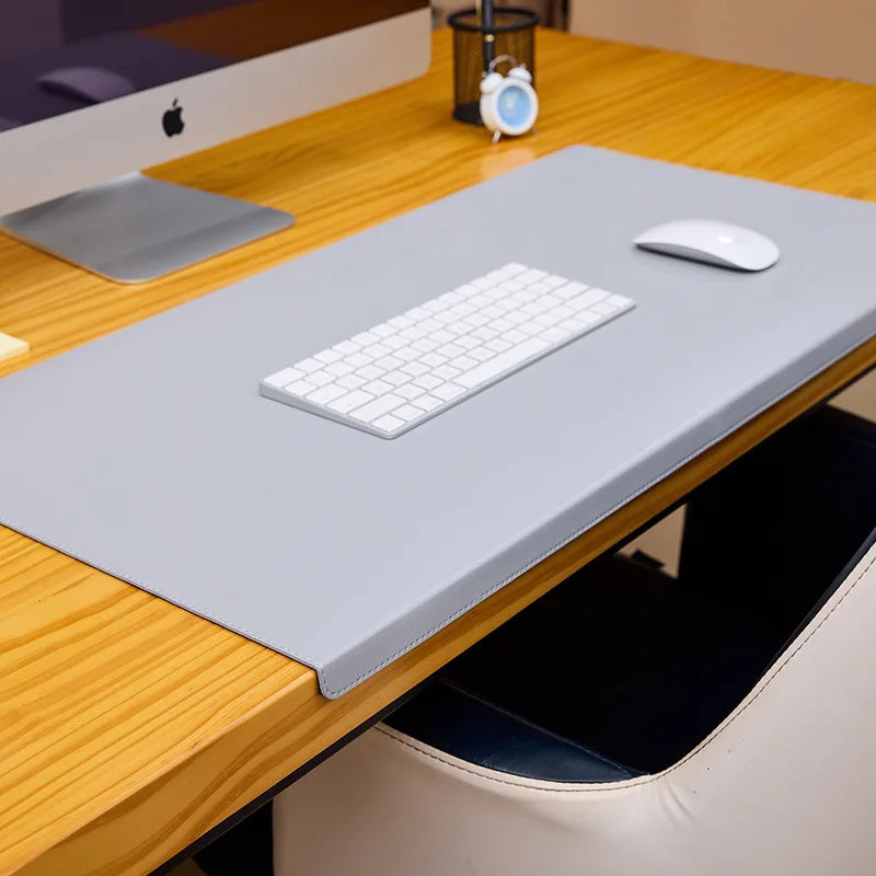 PU-Leather Desk Pad – Non-Slip Surface – Ergonomic Support for Office and Gaming – Custom Sizes Available