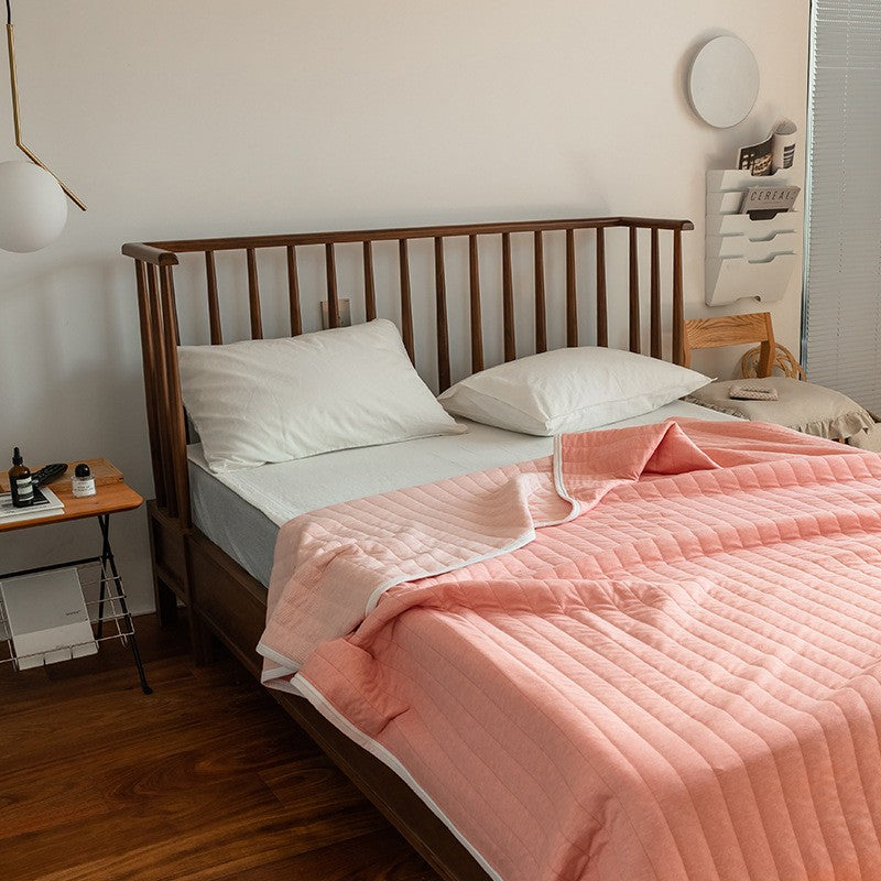 Lightweight quilt – Soft cotton – Textured stripe design – Breathable comfort