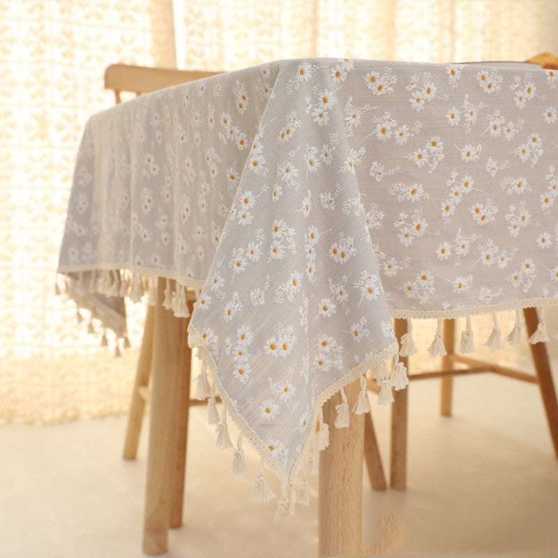 Linen-look tablecloth – Daisy embroidered design – Soft white fabric – Perfect for dining occasions