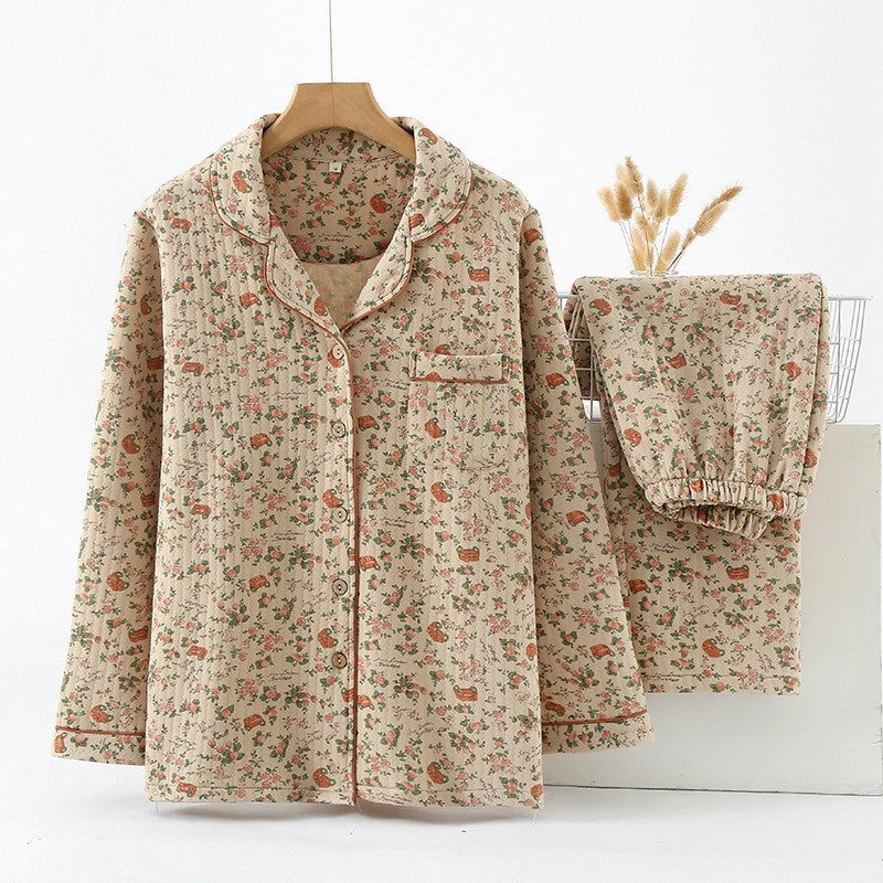 Quilted loungewear set – Vintage floral print – Relaxed fit for home and sleep