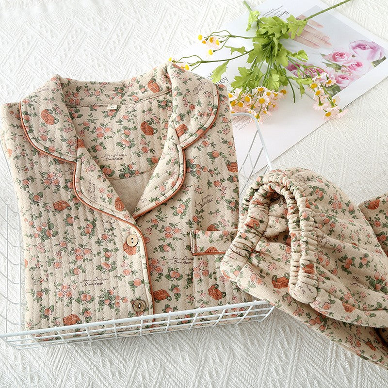 Quilted loungewear set – Vintage floral print – Relaxed fit for home and sleep