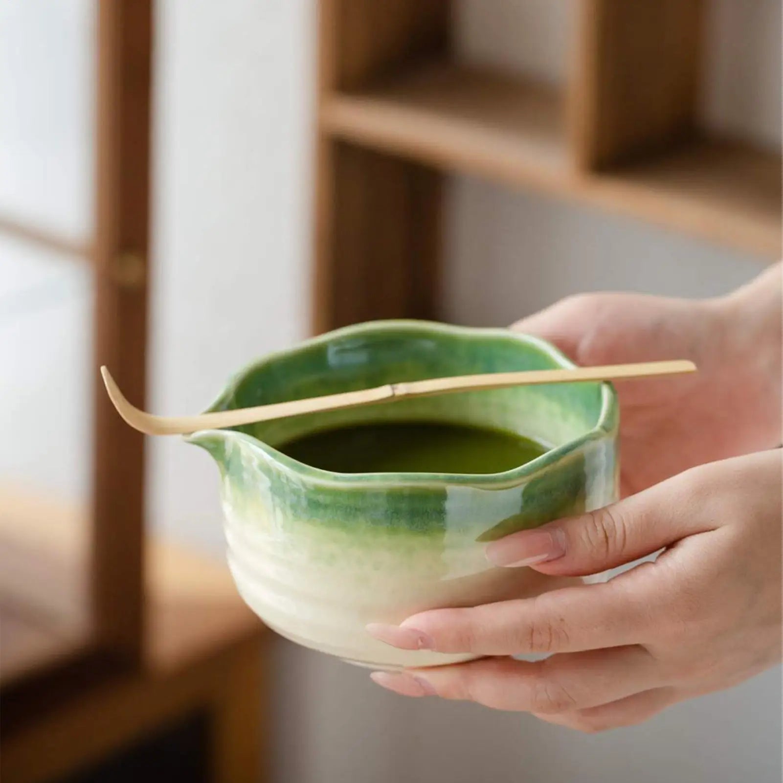 Matcha Whisk Set – Ceramic Bowl with Spout – 5-Piece Japanese Tea Ceremony Kit