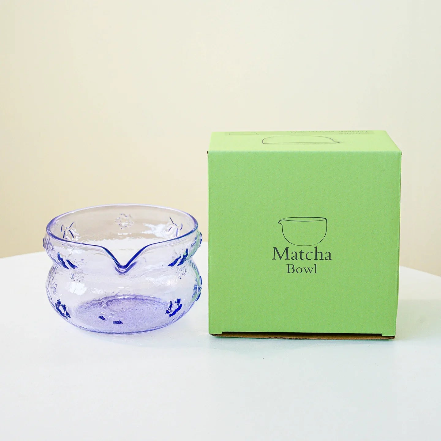 Matcha glass bowl – Pink, blue and black design – Ideal for tea ceremonies