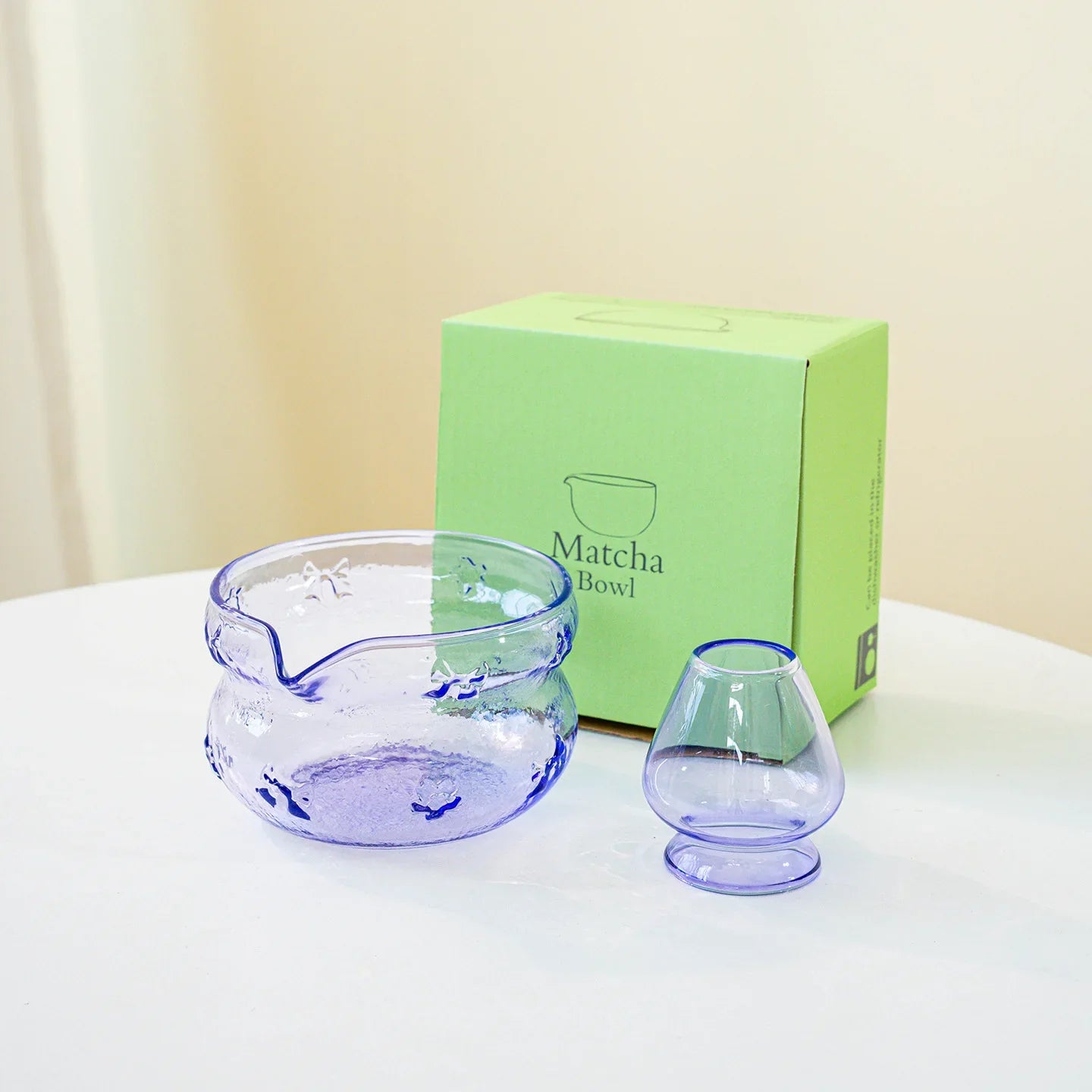Matcha glass bowl – Pink, blue and black design – Ideal for tea ceremonies