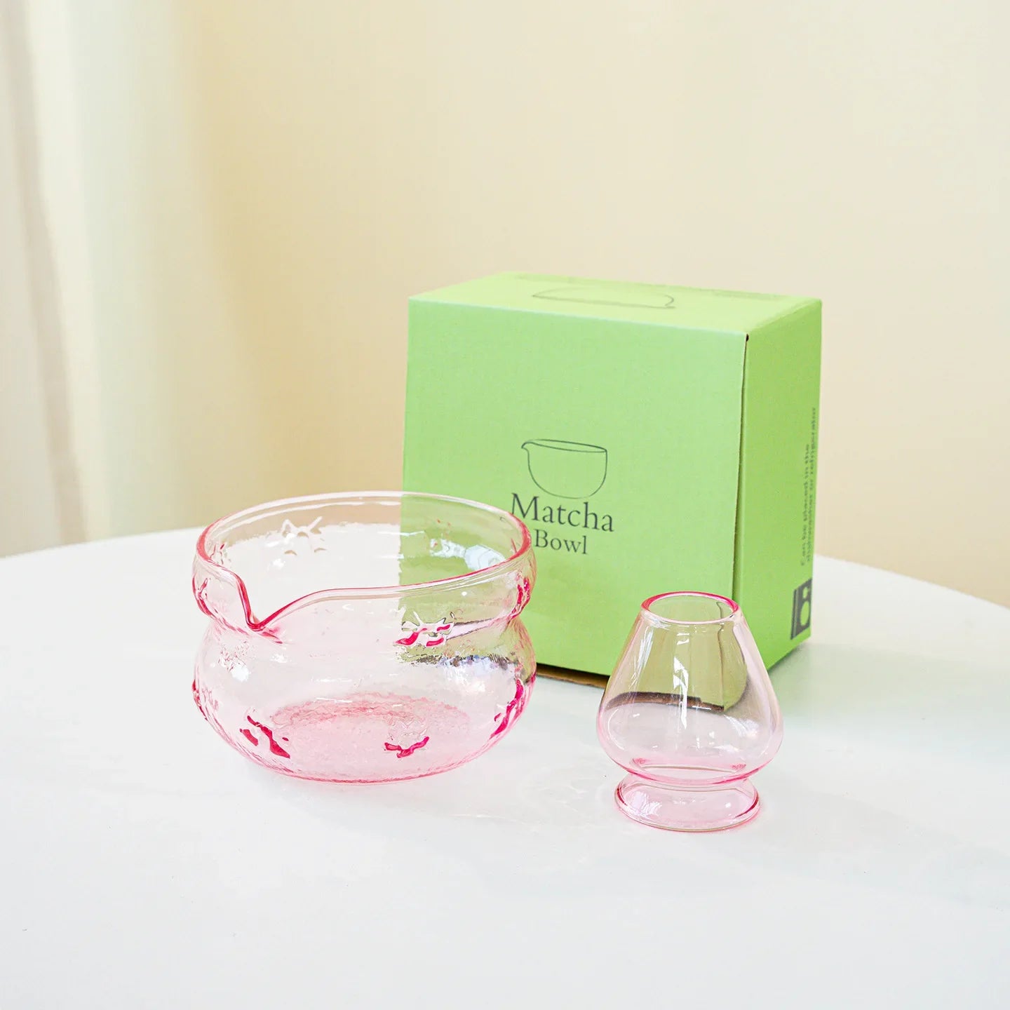 Matcha glass bowl – Pink, blue and black design – Ideal for tea ceremonies