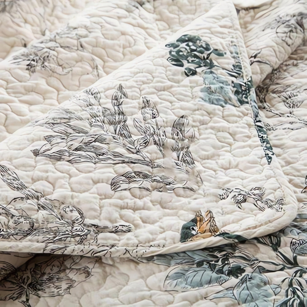 Microfiber coverlet set – Elegant floral design – Breathable – Year-round comfort bedding