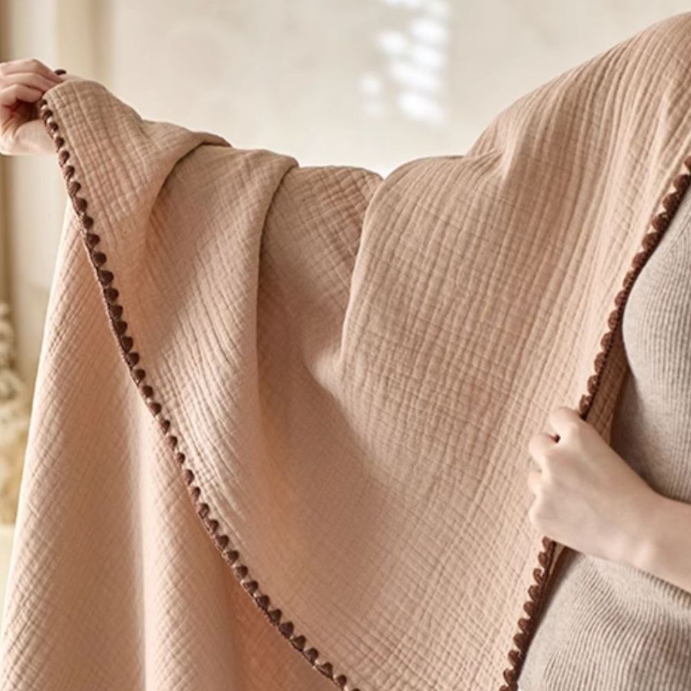 Muslin blanket – Lightweight cotton – Naturally crinkled texture – Versatile for all seasons