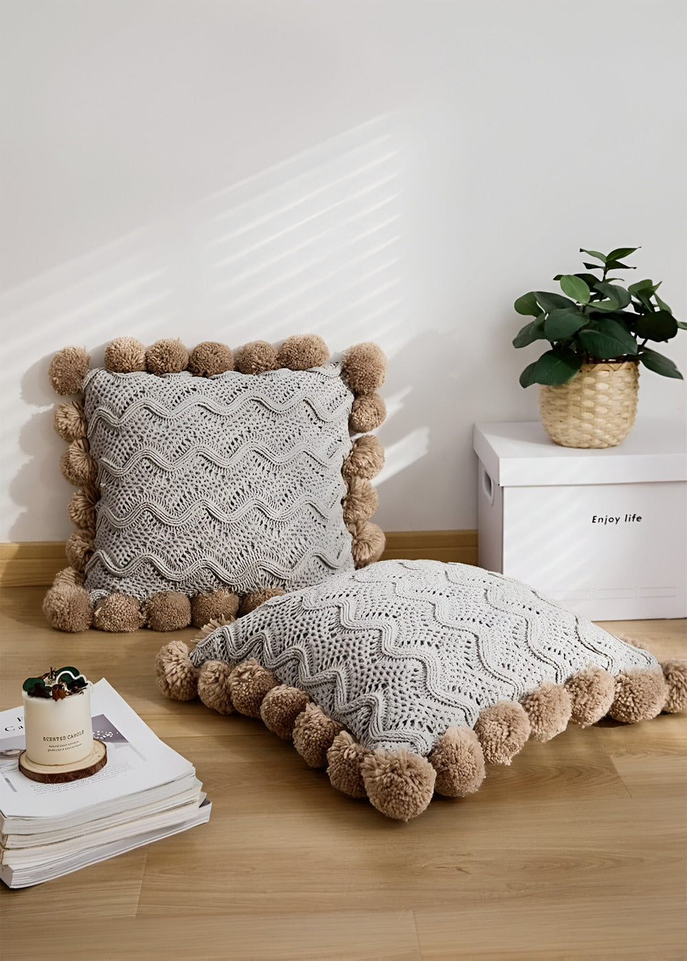 Pillow cover – Soft cotton – Trendy pompom knit design – Cozy home accent – 17.7 x 17.7 in