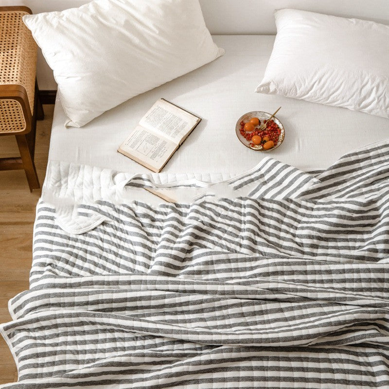 Quilt – Lightweight cotton – Striped Japanese design – Breathable summer bedding
