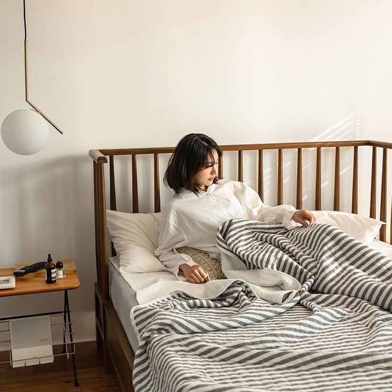 Quilt – Lightweight cotton – Striped Japanese design – Breathable summer bedding