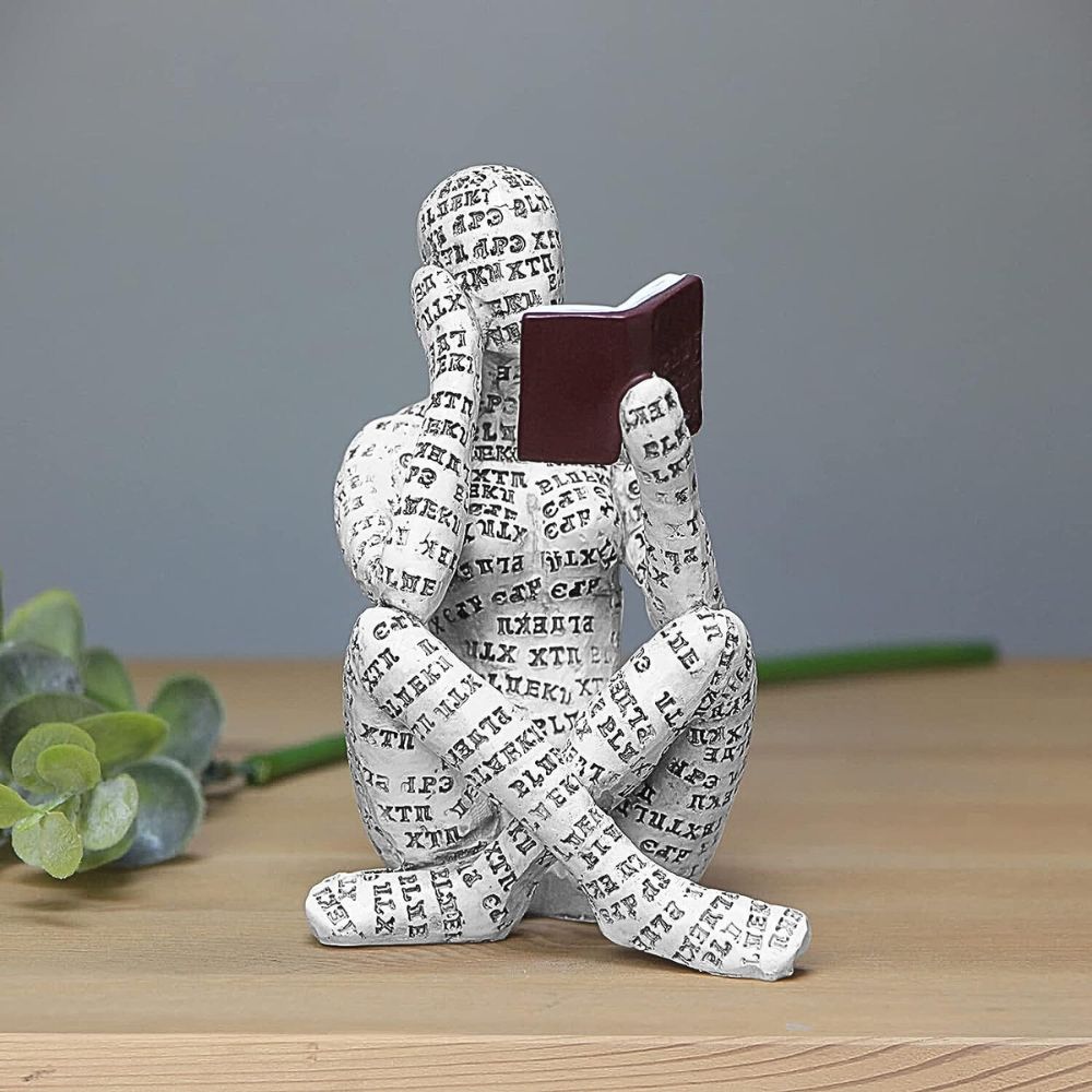 Resin sculpture – Hand-painted literary thinker – Inspirational bookshelf decor – Perfect gift for book lovers – 6.1 x 4.3 in