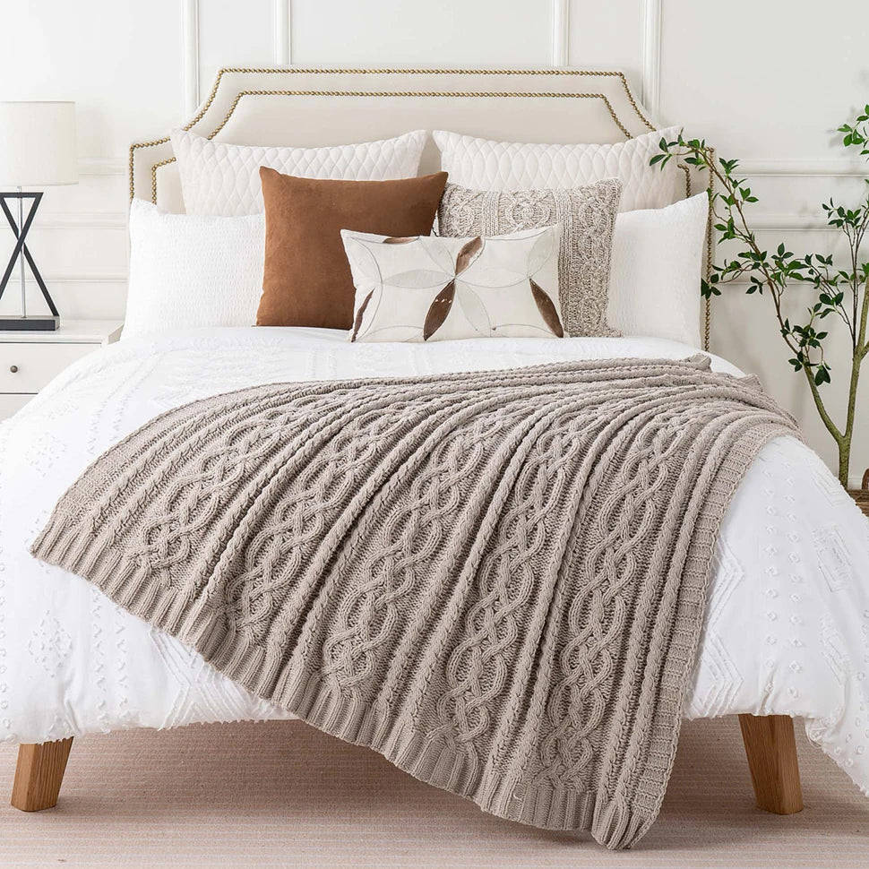 Cozy blanket for bed and sofa