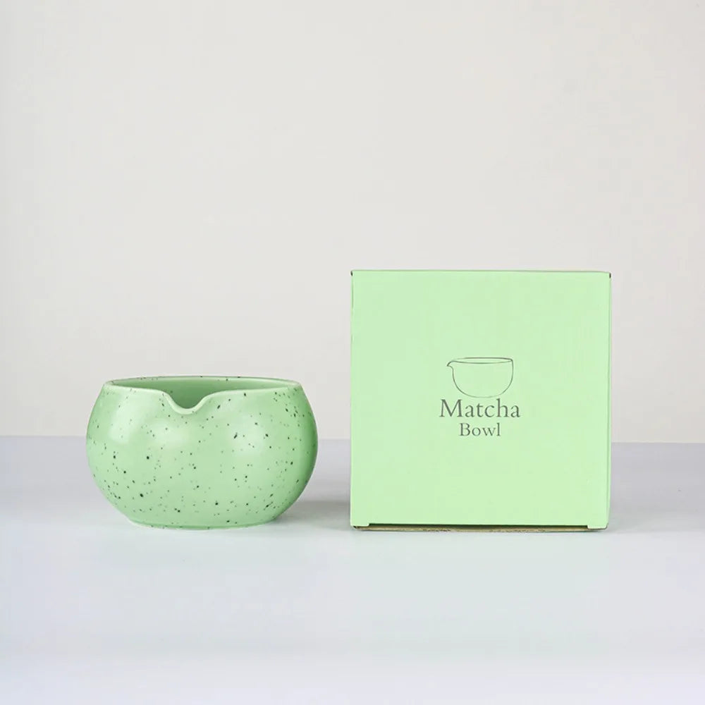 Ceramic Japanese Matcha Bowl with Pouring Spout – Ideal Matcha Tea Bowl for Perfect Tea Preparation