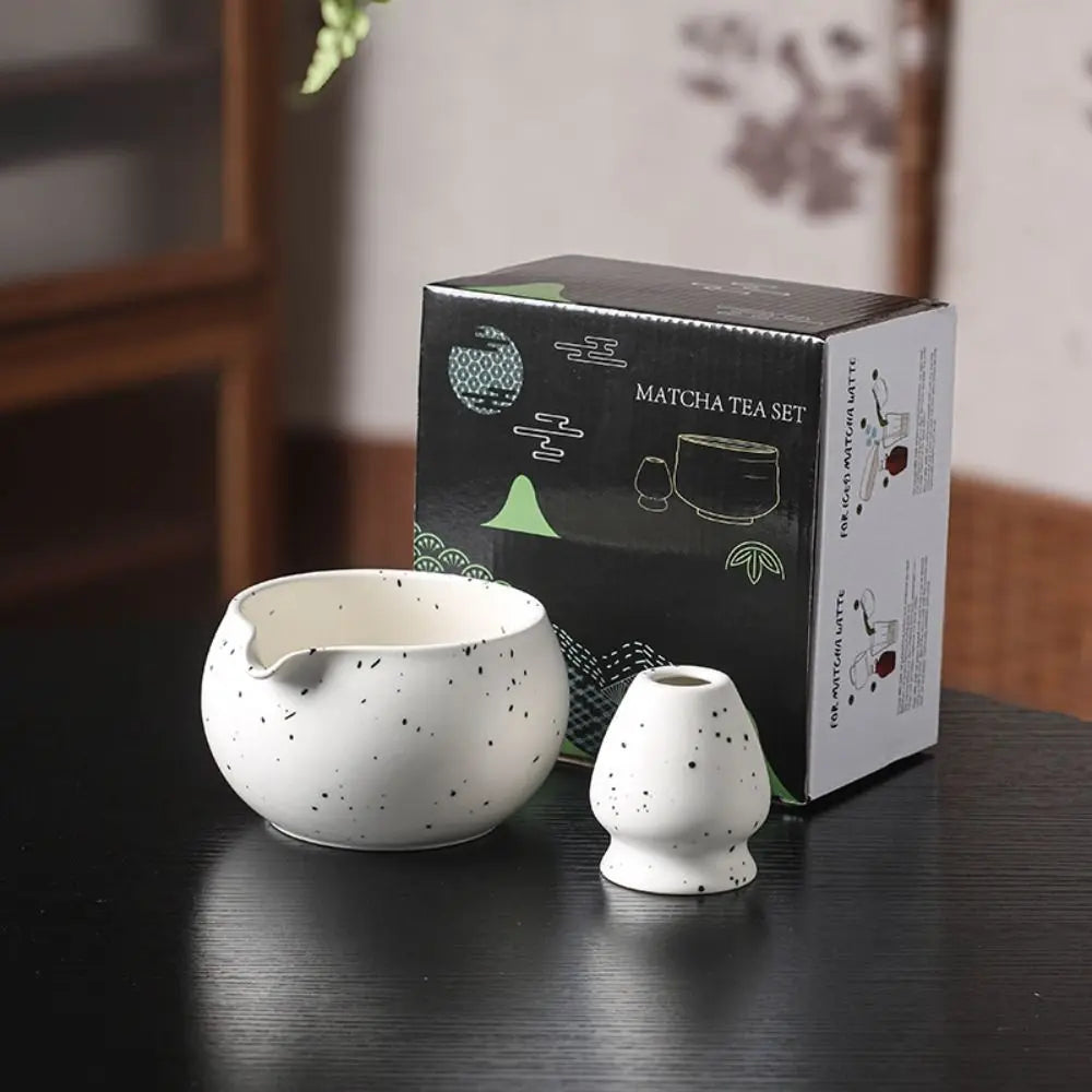 Ceramic Japanese Matcha Bowl with Pouring Spout – Ideal Matcha Tea Bowl for Perfect Tea Preparation