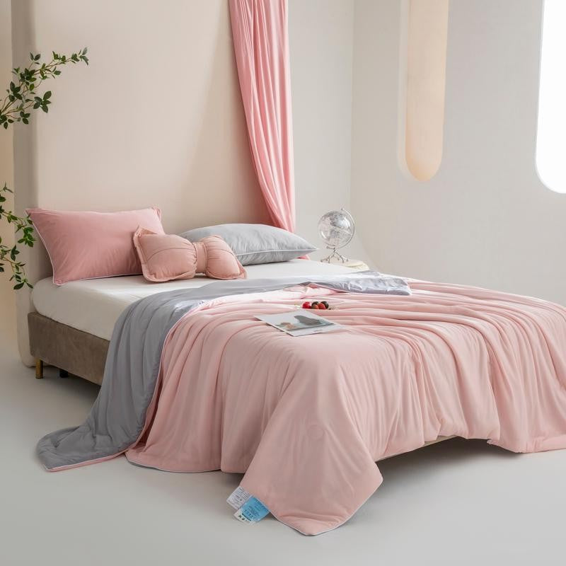 Silky summer quilt – Cooling blush fabric – Lightweight and breathable – Perfect for warm nights