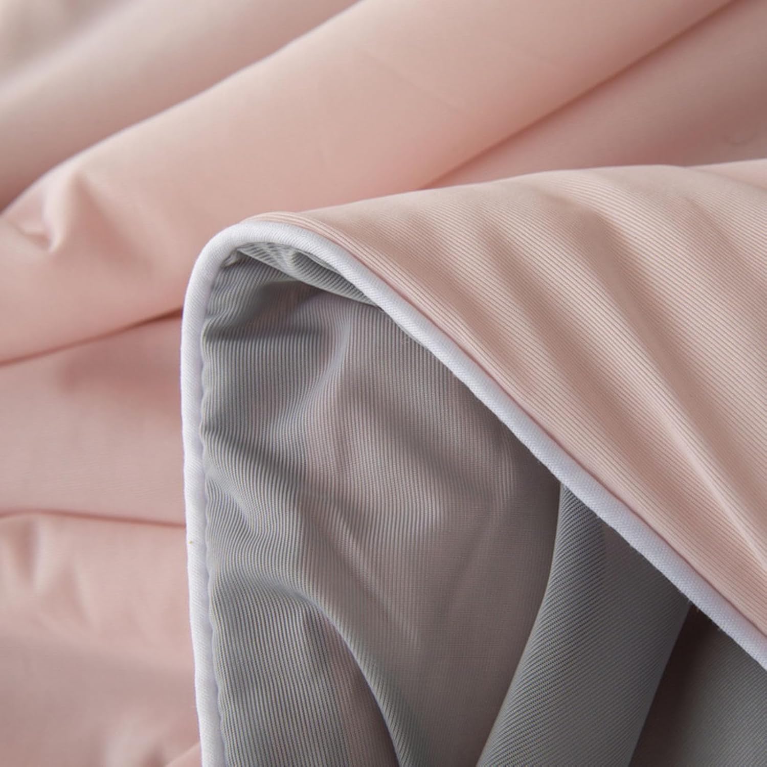 Silky summer quilt – Cooling blush fabric – Lightweight and breathable – Perfect for warm nights