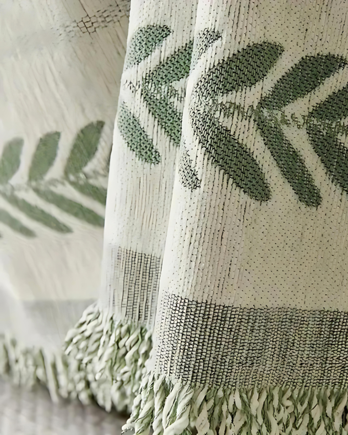 Sofa cover – Durable fabric – Textured neutral design – Elegant couch protection for living room