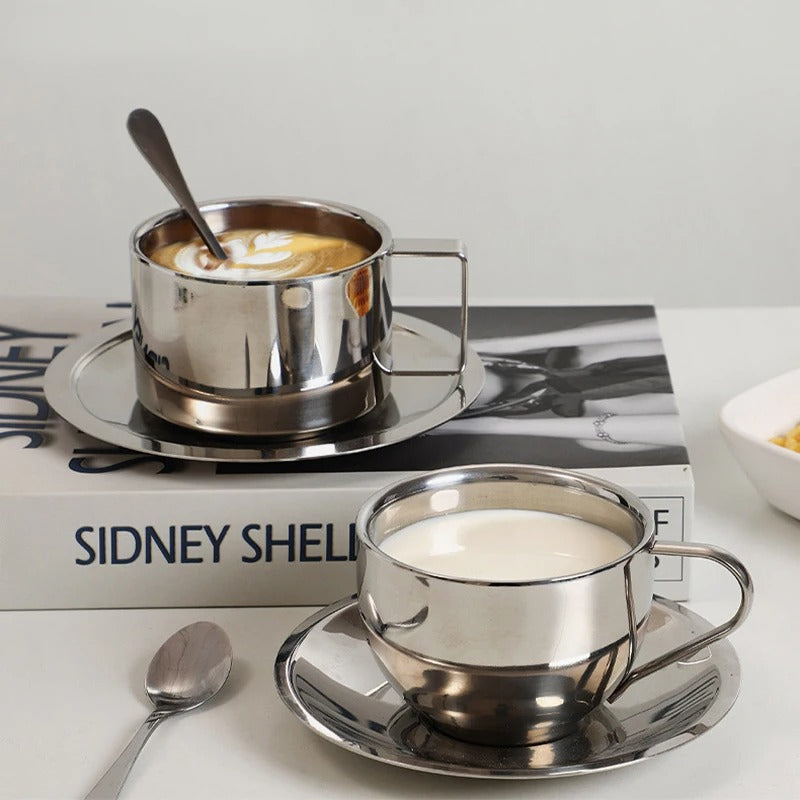 Stainless steel coffee cup set – Modern design – Includes tray and stirring spoon – Ideal for home or office