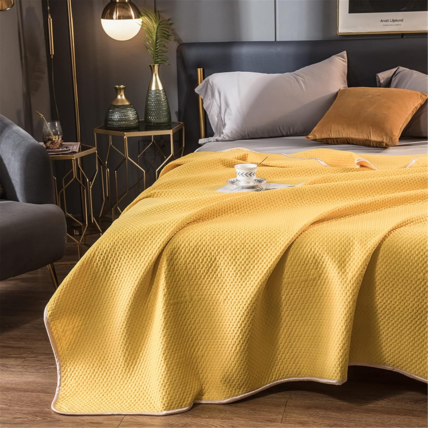 Summer quilt – Lightweight fabric – Elegant yellow gold design – Ideal for warm nights – 60 x 80 or 71 x 87 or 80 x 90
