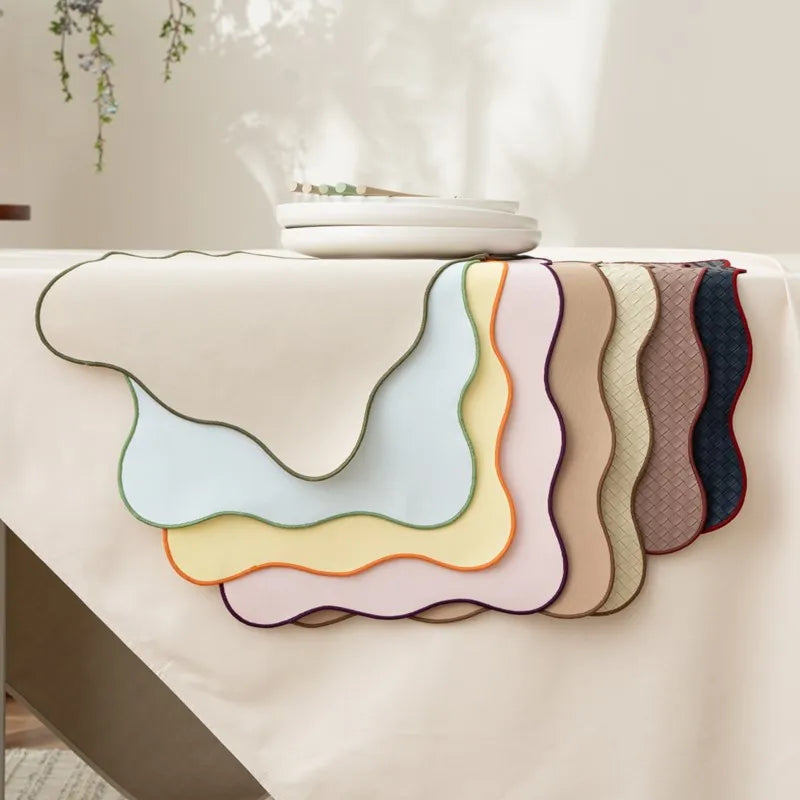Elegant beige kitchen table mat with wavy brown trim – heat-resistant and non-slip placemat for dining table protection and home decor