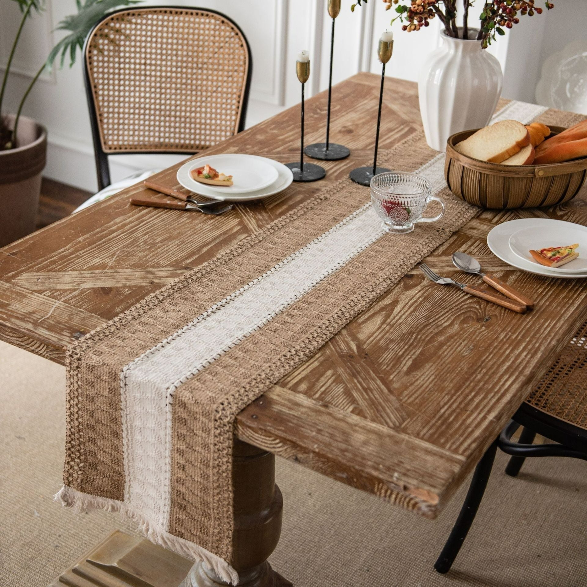 Table runner – 100% polyester – Rustic white and brown striped – Perfect for dining tables