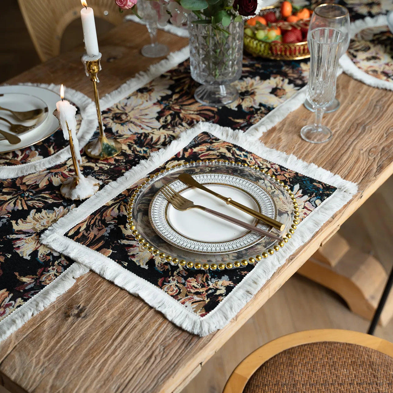 Tapestry placemat – Floral design – Round and rectangular options – Elegant dining accessory