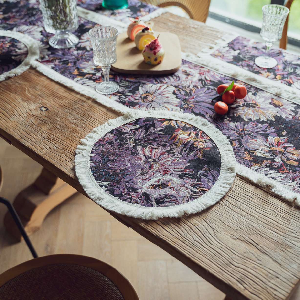 Tapestry placemat – Floral design – Round and rectangular options – Elegant dining accessory