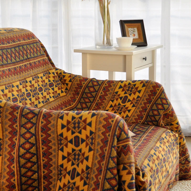Throw blanket – Cotton-poly blend – Earthy tribal pattern – Reversible design – Cozy home accessory