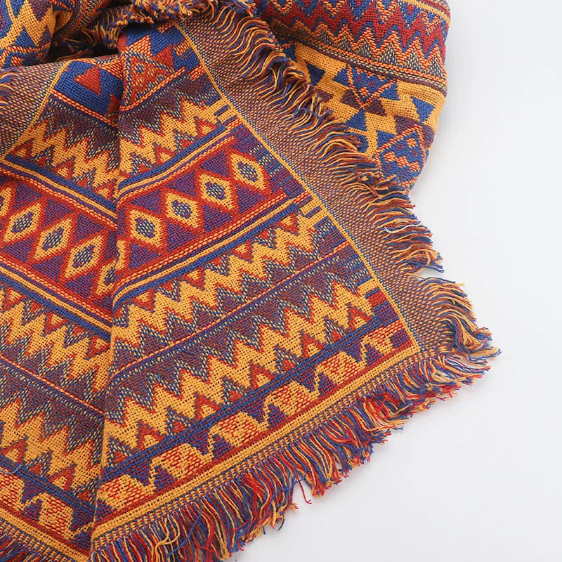 Throw blanket – Cotton-poly blend – Earthy tribal pattern – Reversible design – Cozy home accessory