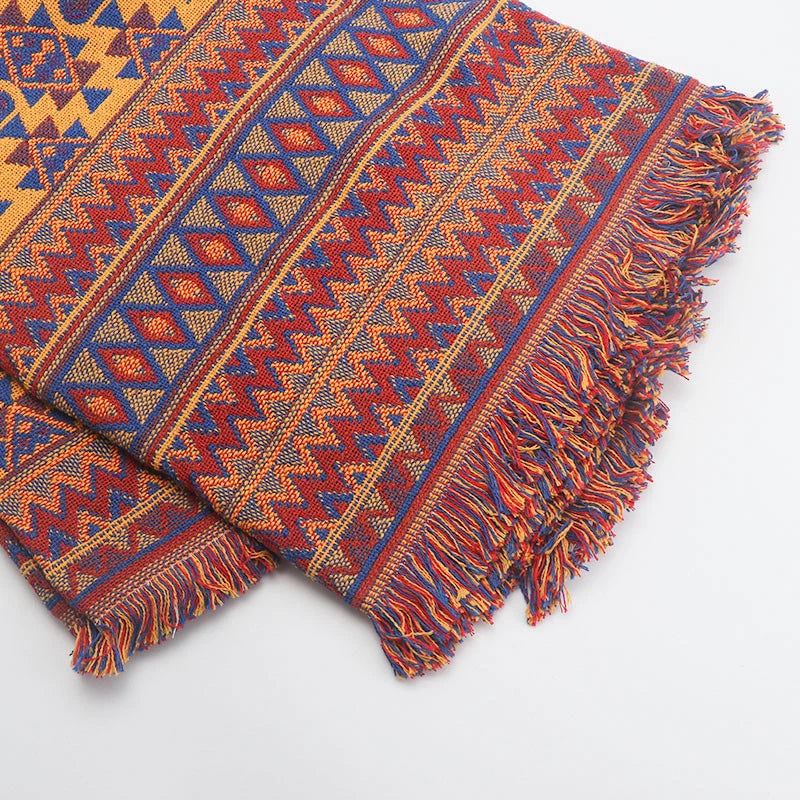Throw blanket – Cotton-poly blend – Earthy tribal pattern – Reversible design – Cozy home accessory