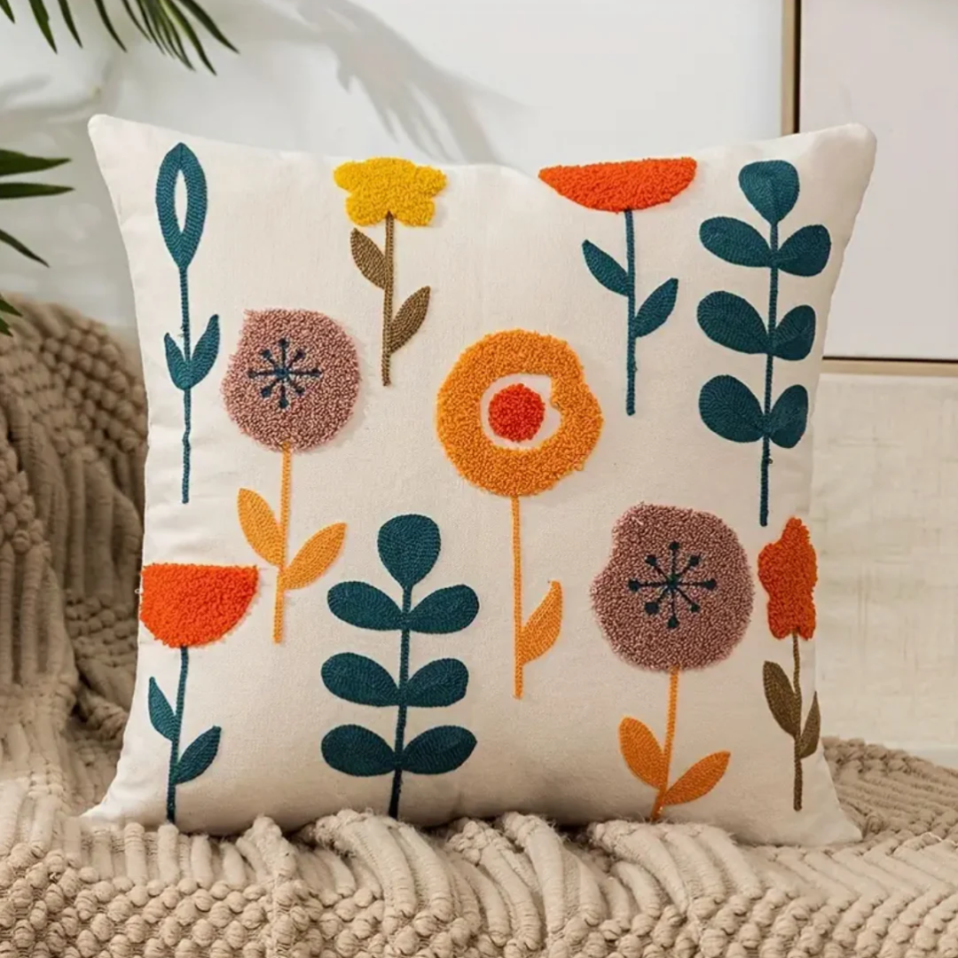 Throw pillow – Floral print – Soft cotton and polyester – Cozy couch accent – 17.7 x 17.7 in